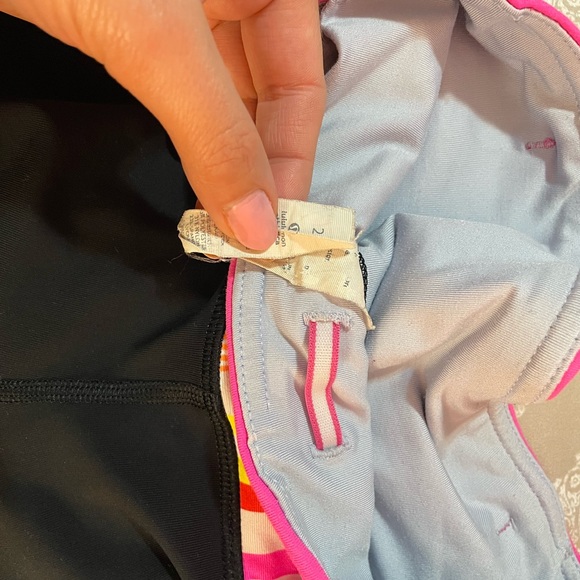 Size 2 Black Lululemon Fast Track Running Shorts with Raspberry Glo Waist - Picture 16 of 16